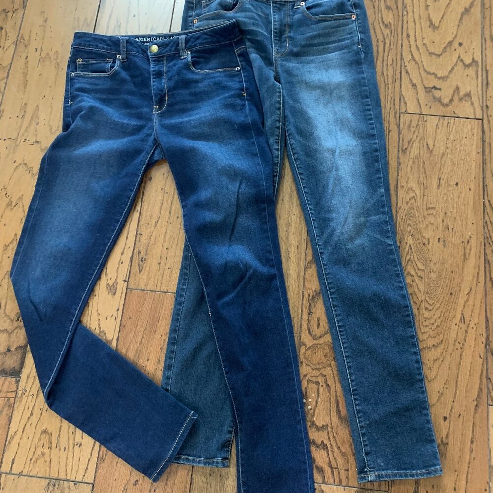 collection of 2 American Eagle size 8 X-Long jeans both have a 33 inch inseam